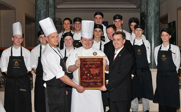 2012 - Quarre Restaurant - Seven Stars And Stripes - Award