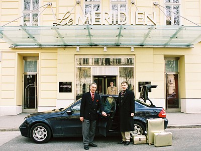 Arrival LeMéridien - Leo Saltiel & Thorsten Piosczyk